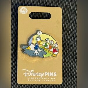 2023 Disney Parks Donald Duck Huey Dewey Louie 85th Anniversary Pin LE 4000 New!